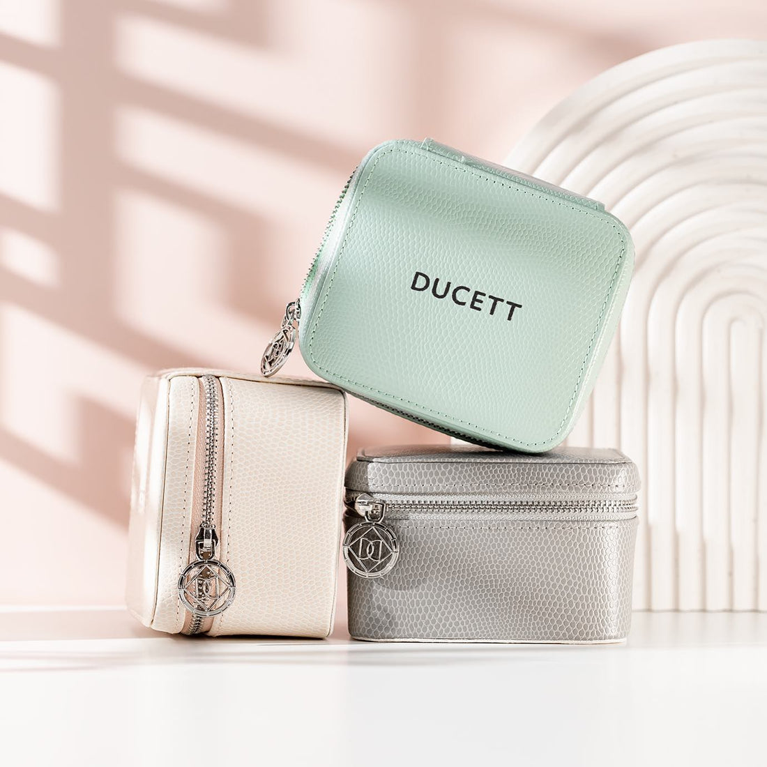 Little travel bag grey