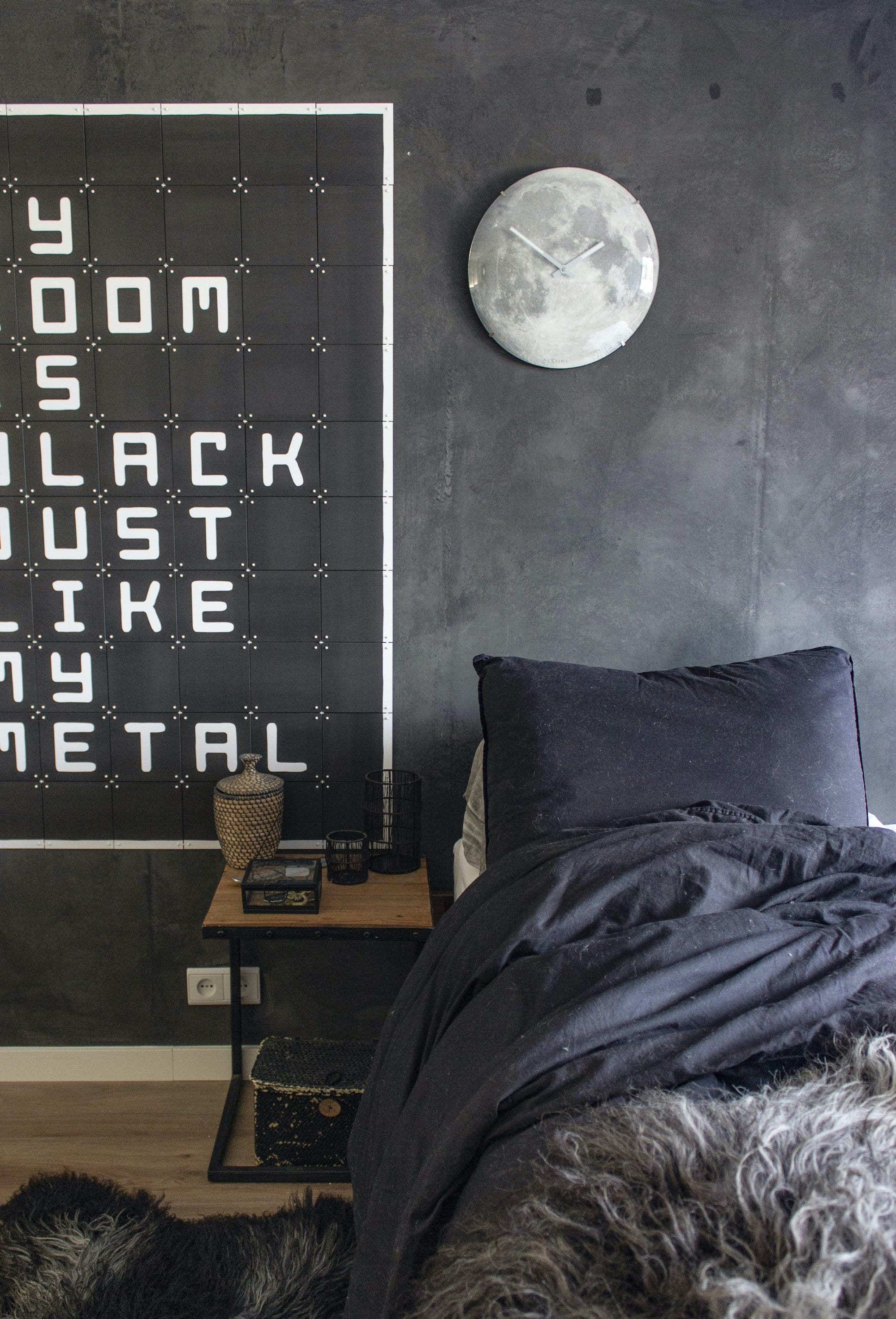 Wall clock -  35 cm  - Dome Glass - Glow-in-the-dark-  'Blue Moon dome' - Goat Corp