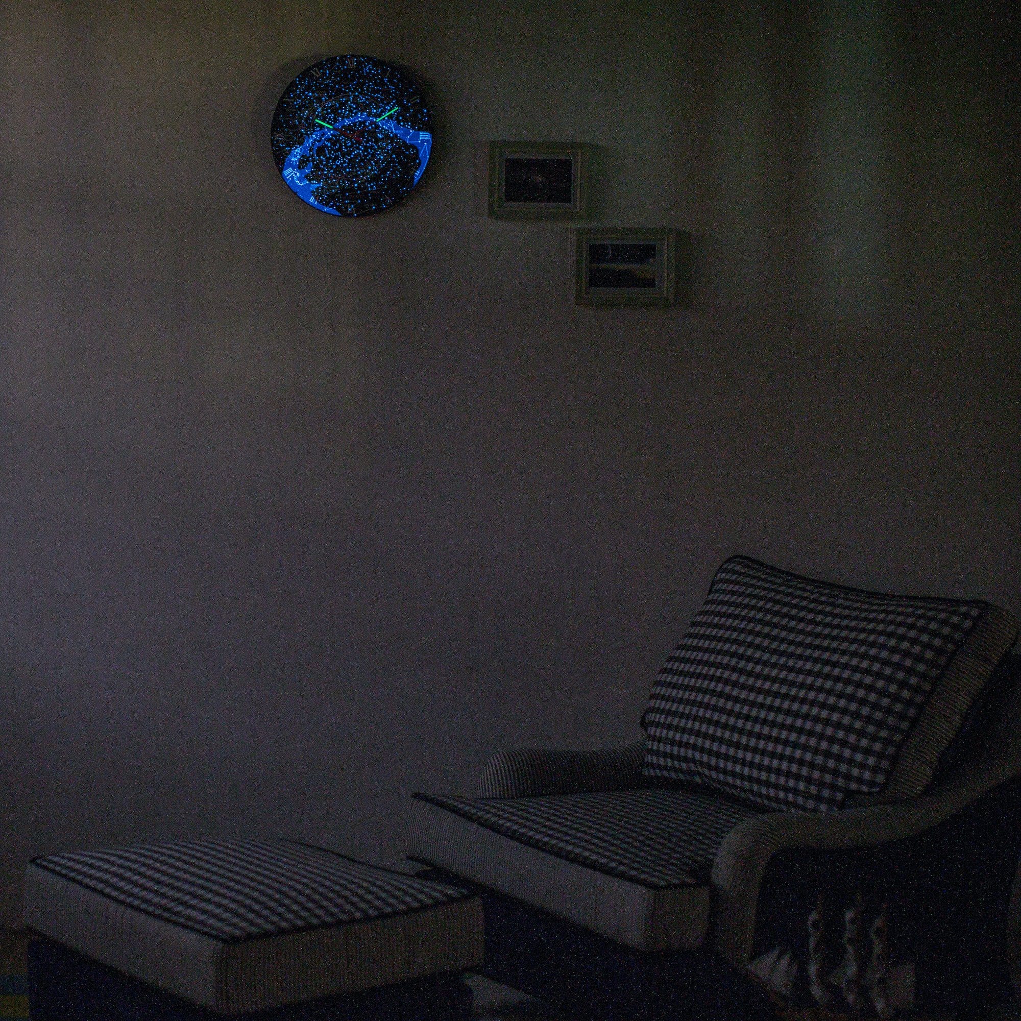 Wall clock -  35 cm  - Dome Glass - Glow-in-the-dark- 'Milky Way dome' - Goat Corp