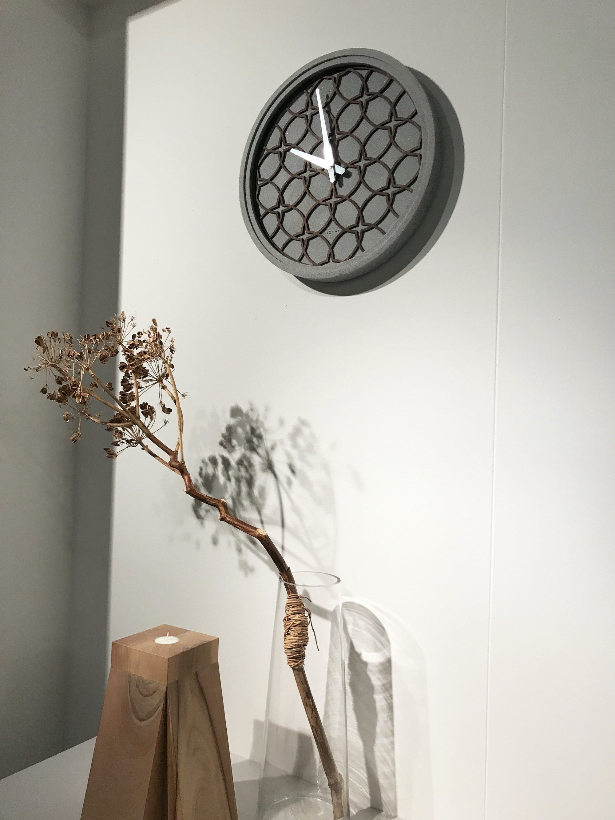 Wall Clock -  39.5 cm - Polyresin/Wood - 'Concreto love' - Goat Corp