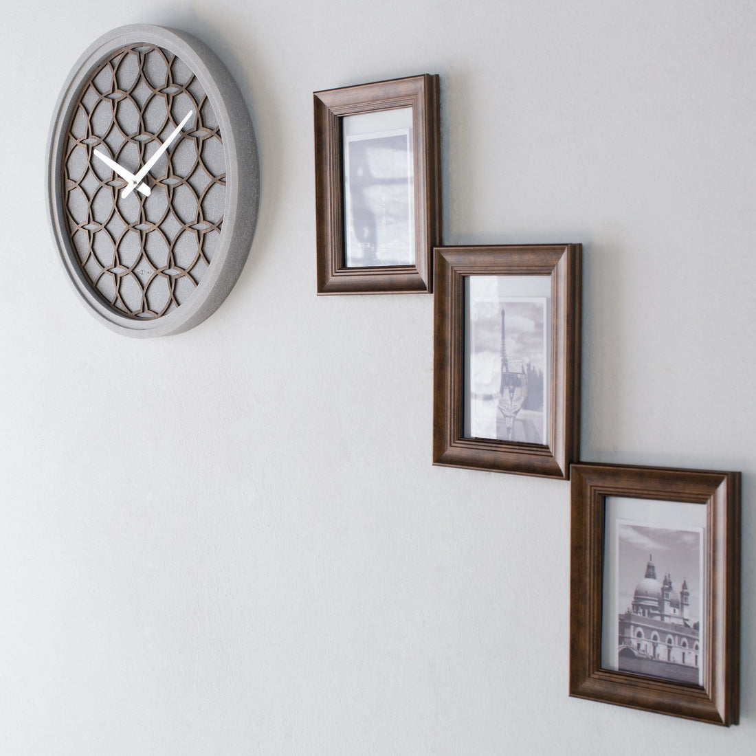 Wall Clock -  39.5 cm - Polyresin/Wood - 'Concreto love' - Goat Corp