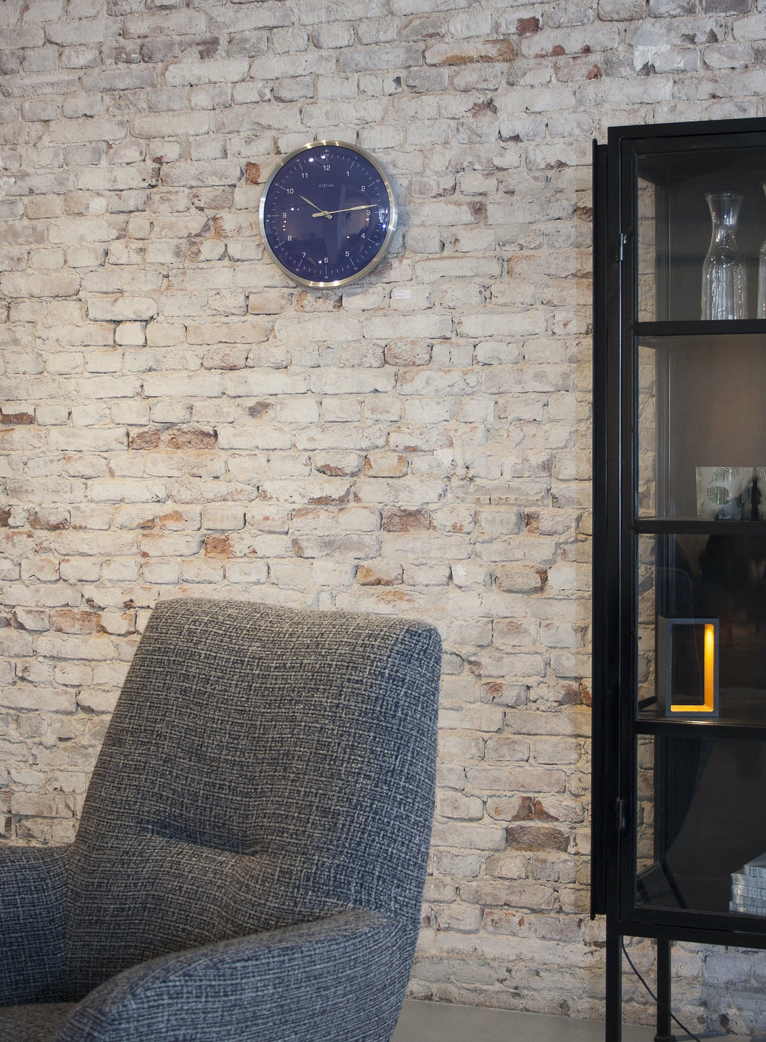 Wall clock-  33 cm - Metal - Dome Shaped Glass-  '60 Minutes' - Goat Corp