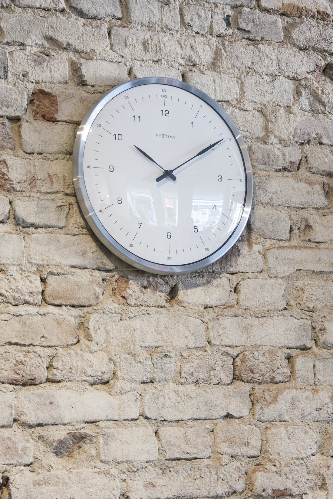 Wall clock-  33 cm - Metal - Dome Shaped Glass-  '60 Minutes' - Goat Corp