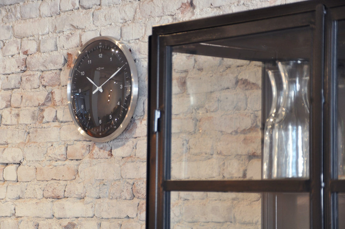 Wall clock-  33 cm - Metal - Dome Shaped Glass-  '60 Minutes' - Goat Corp