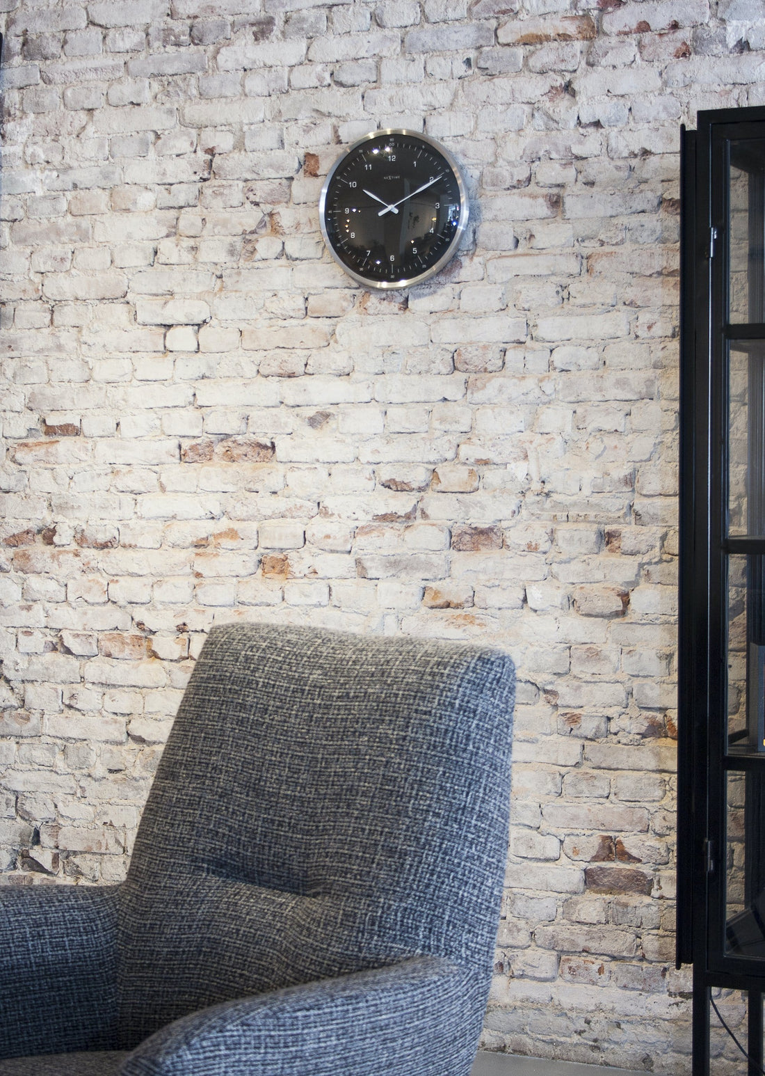 Wall clock-  33 cm - Metal - Dome Shaped Glass-  '60 Minutes' - Goat Corp