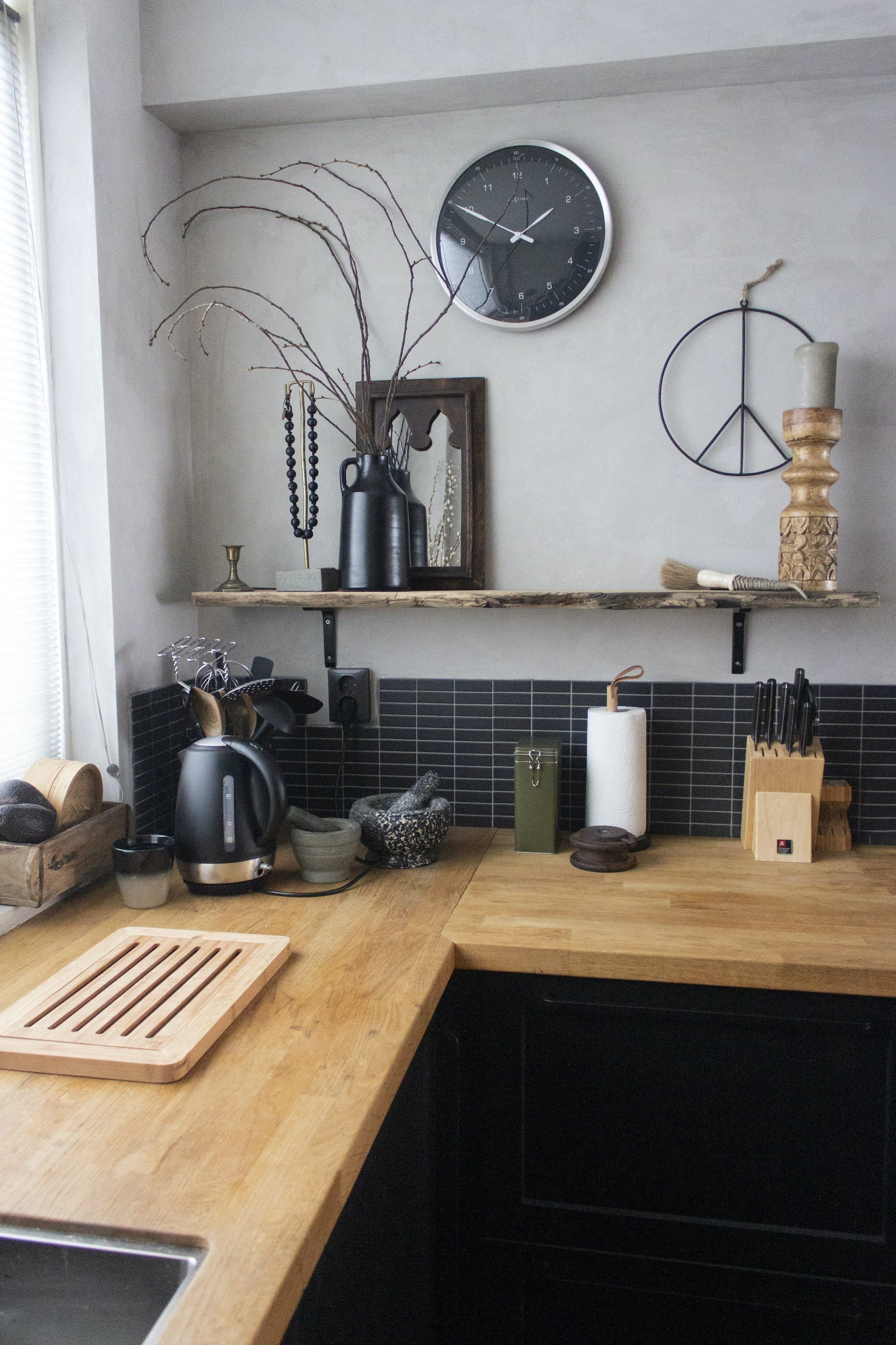 Wall clock-  33 cm - Metal - Dome Shaped Glass-  '60 Minutes' - Goat Corp