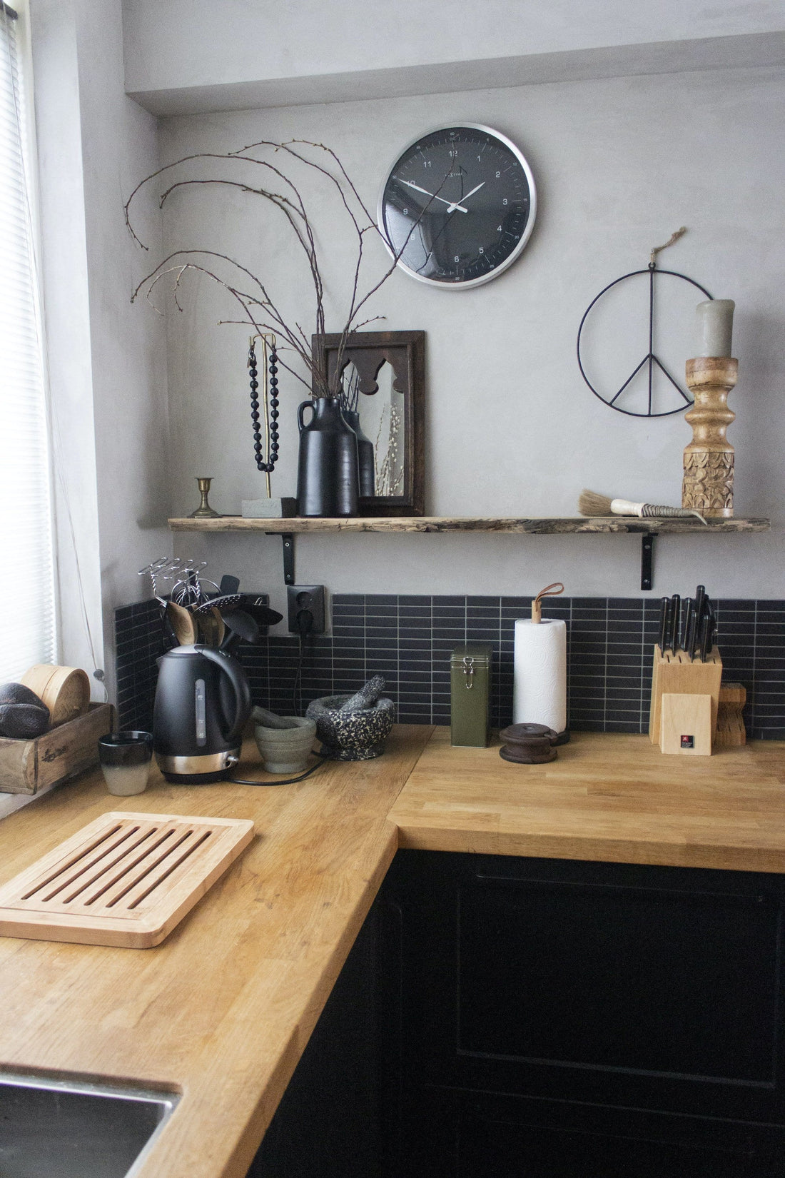 Wall clock-  33 cm - Metal - Dome Shaped Glass-  '60 Minutes' - Goat Corp