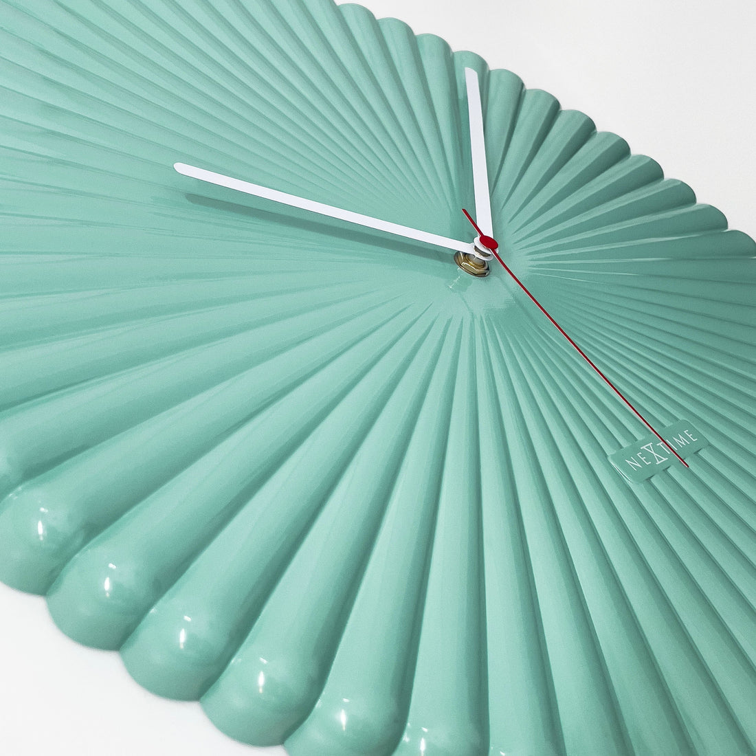 Wall clock 40cm-Silent-White/Green-Polyresin-NeXtime 'Mousse' - Goat Corp