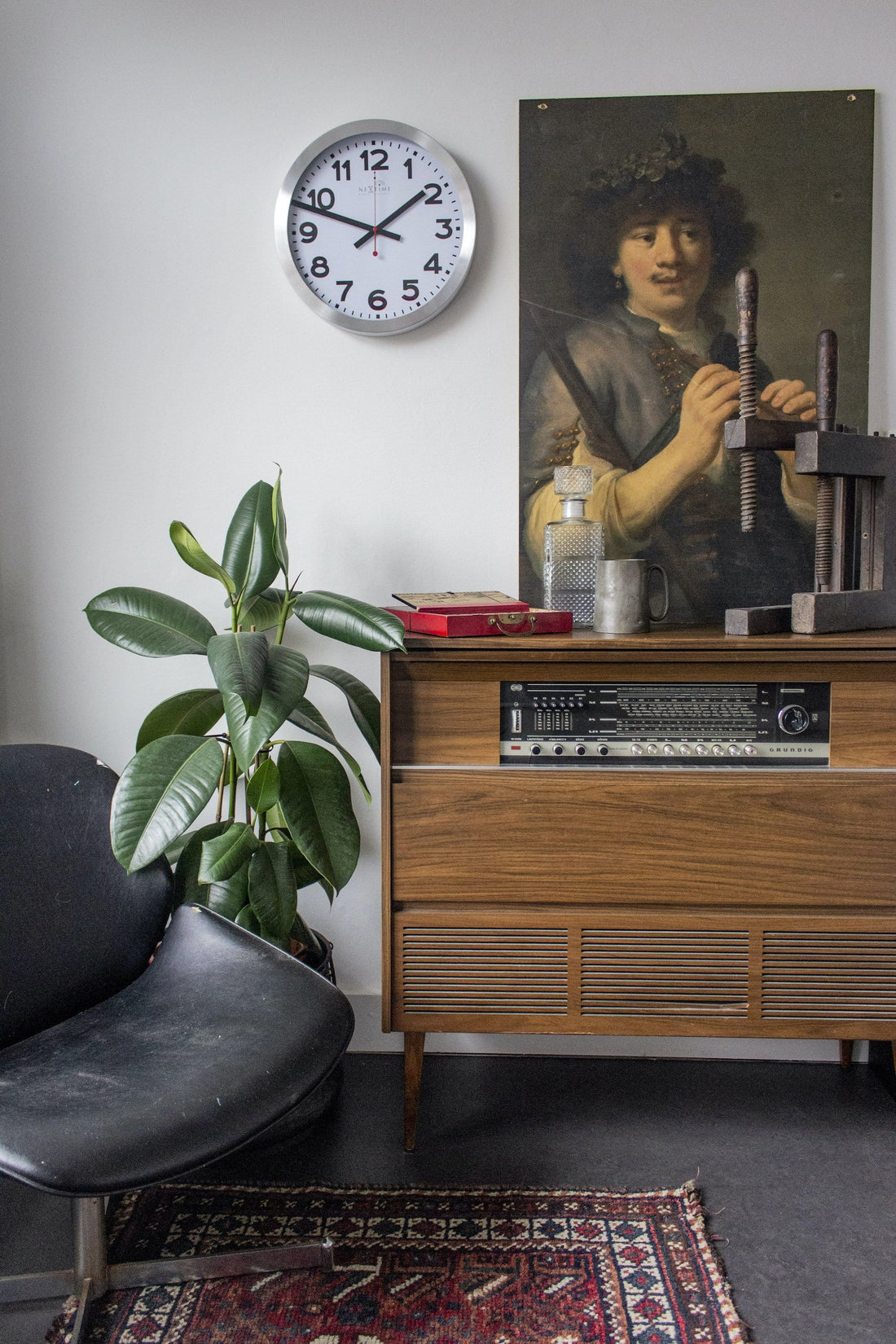 Wall clock -  35 cm  - Aluminum - 'Station Radio Controlled (DCF) Numbers' - Goat Corp