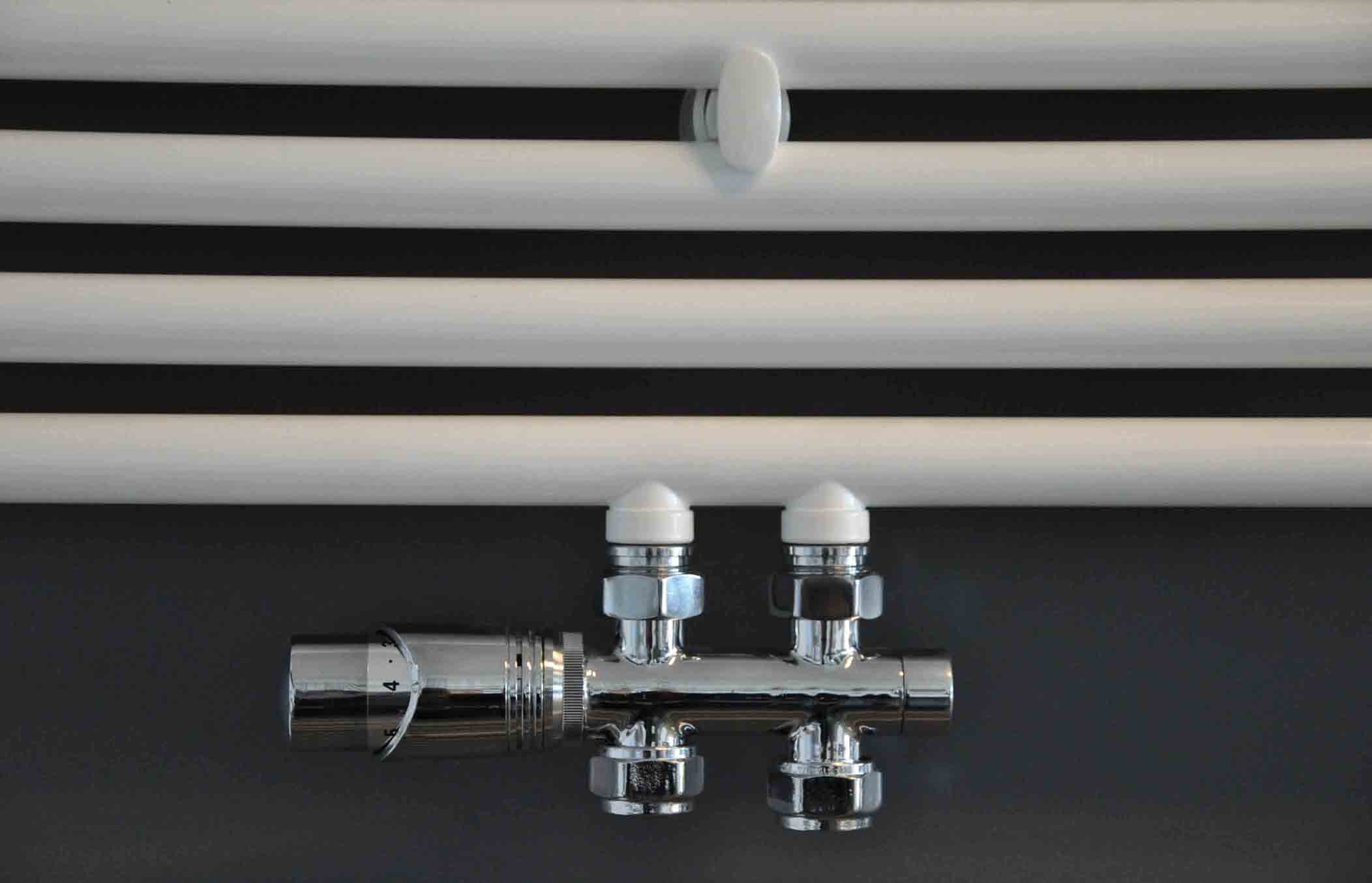 Recht Radiator Onderblok Wiesbaden in Chroom (voor Middenaansluiting)