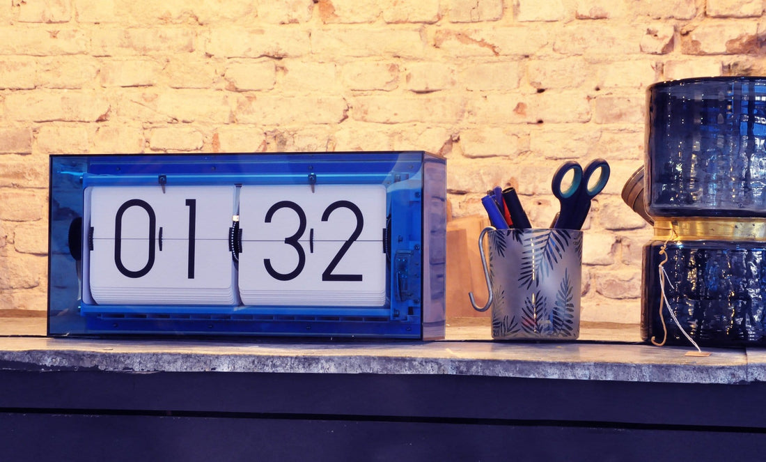 Table clock -  36 cm - Acrylic - Flip Clock-  'Big Flip Clear' - Goat Corp