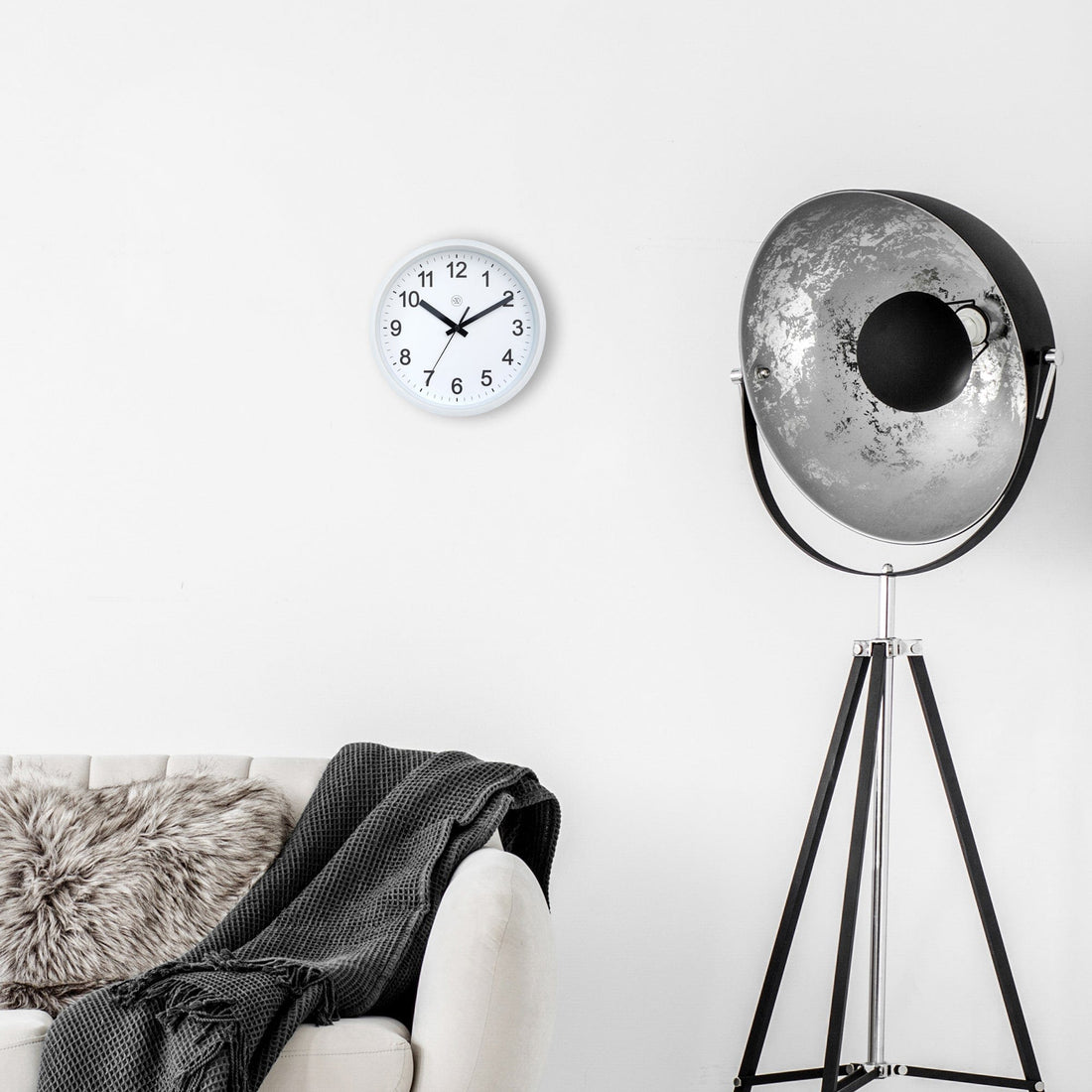 Wall clock 25.5cm - Silent - Plastic - "Robust" - Goat Corp