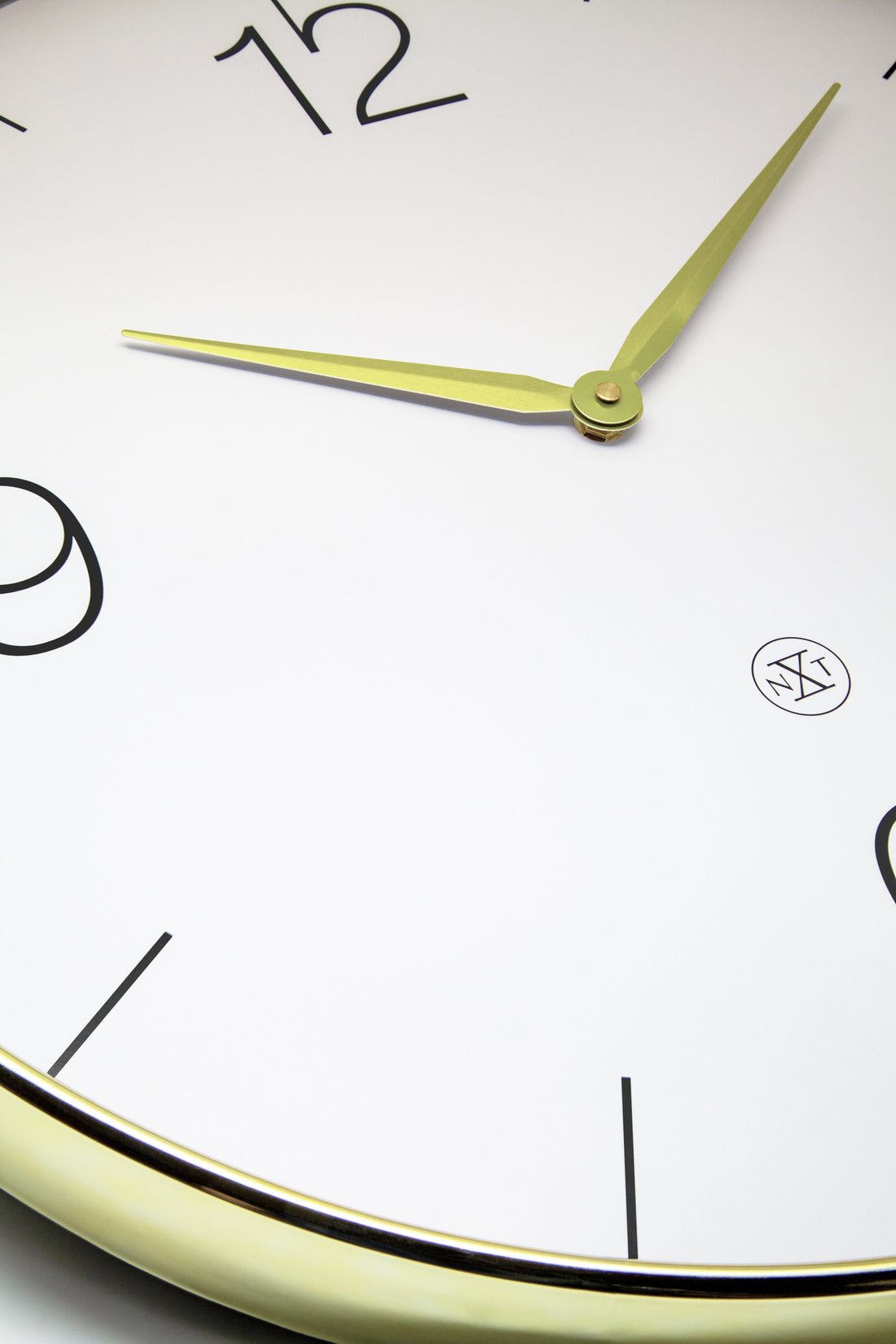 Wall clock 51cm-Silent-Gold/Chrome/Grey-Plastic-nXt 'Finesse Large' - Goat Corp