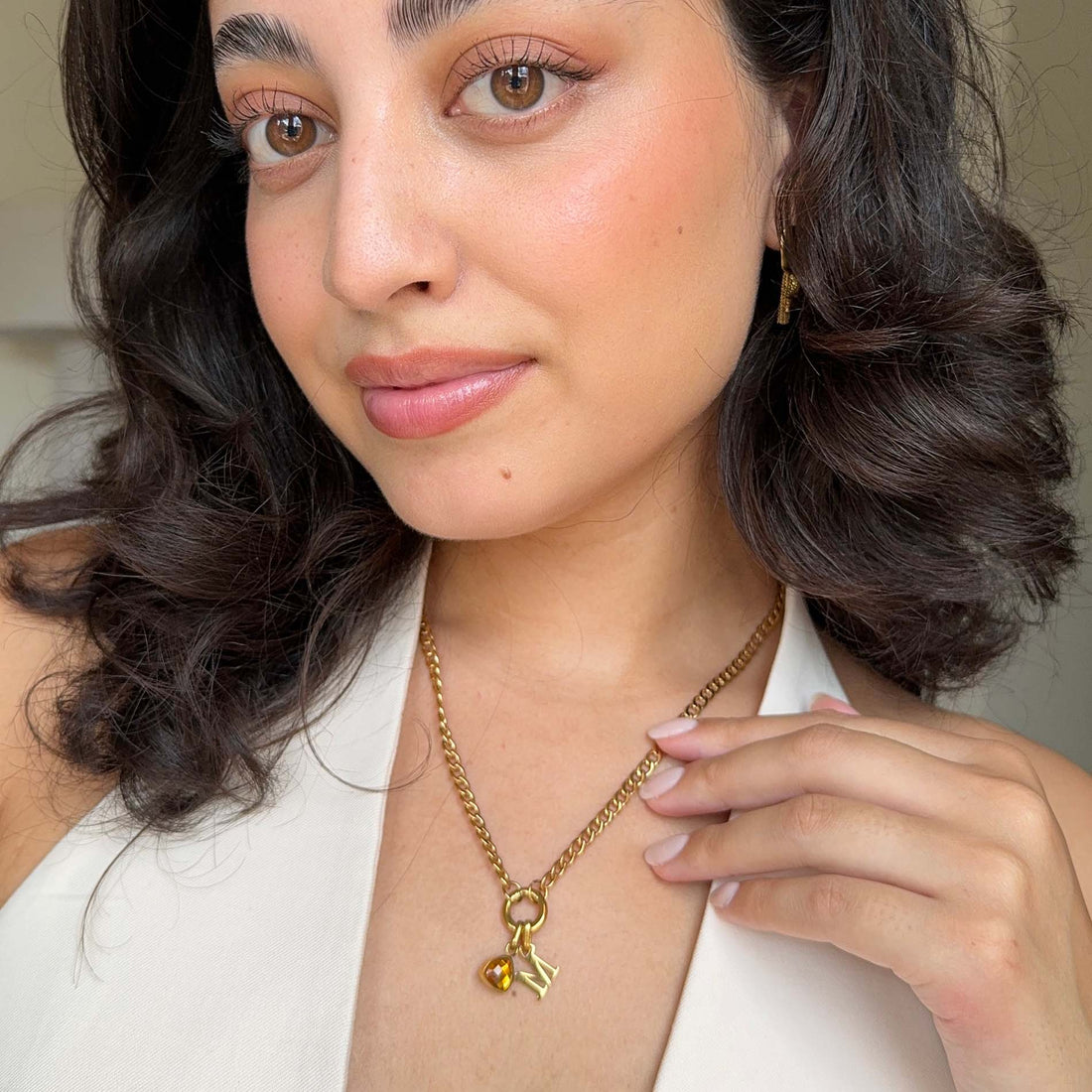 Letter & birthstone necklace gold