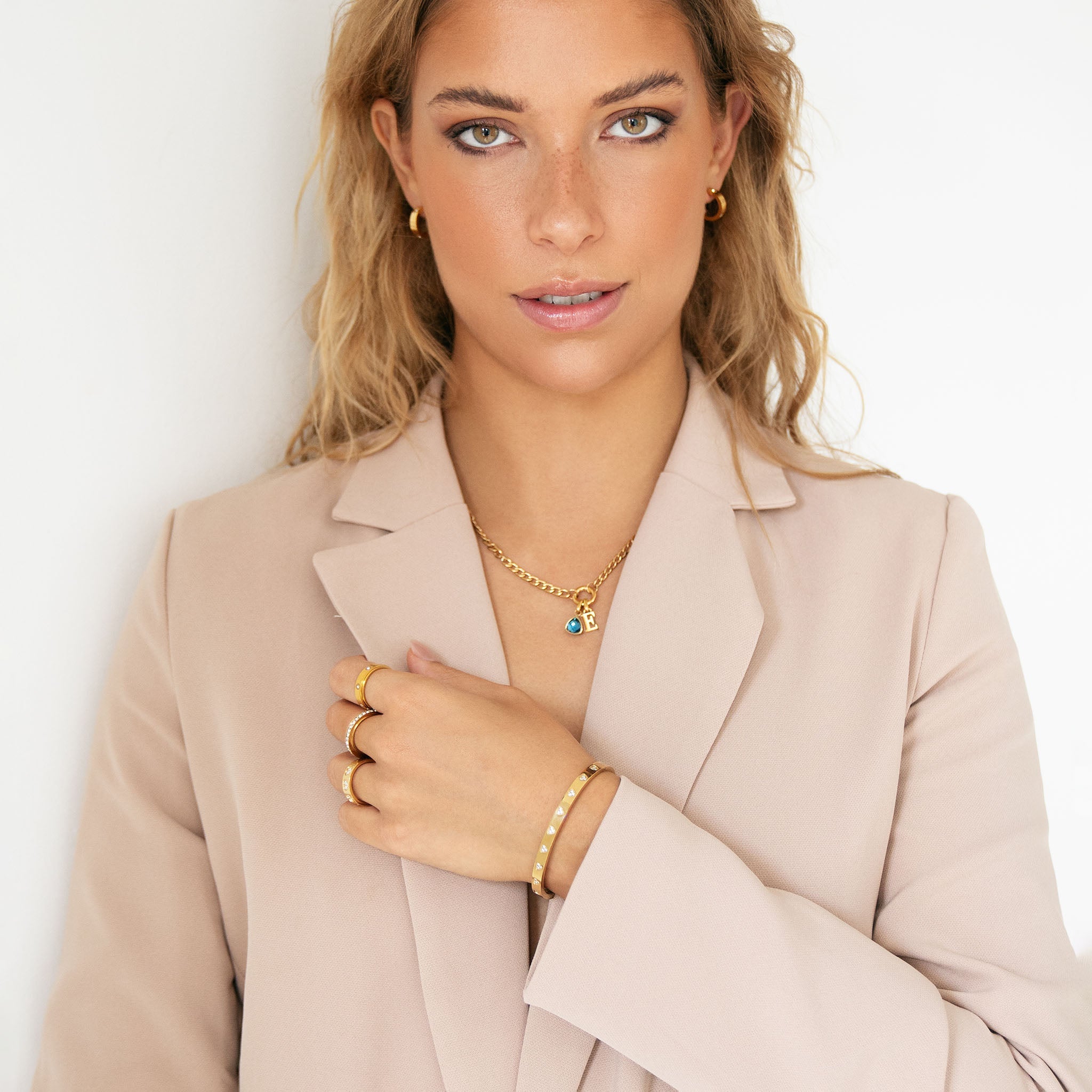 Letter & birthstone necklace gold