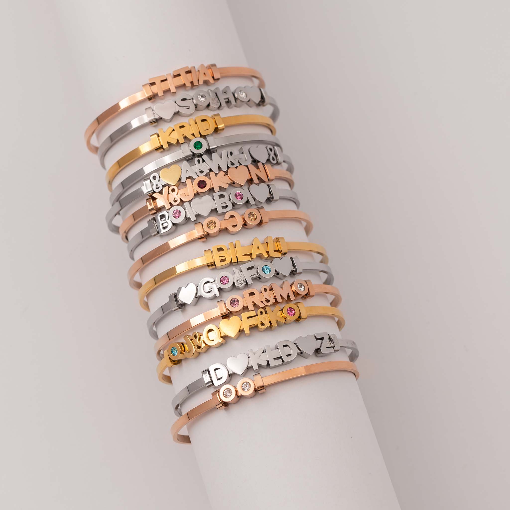 Letter bangle rosé gold