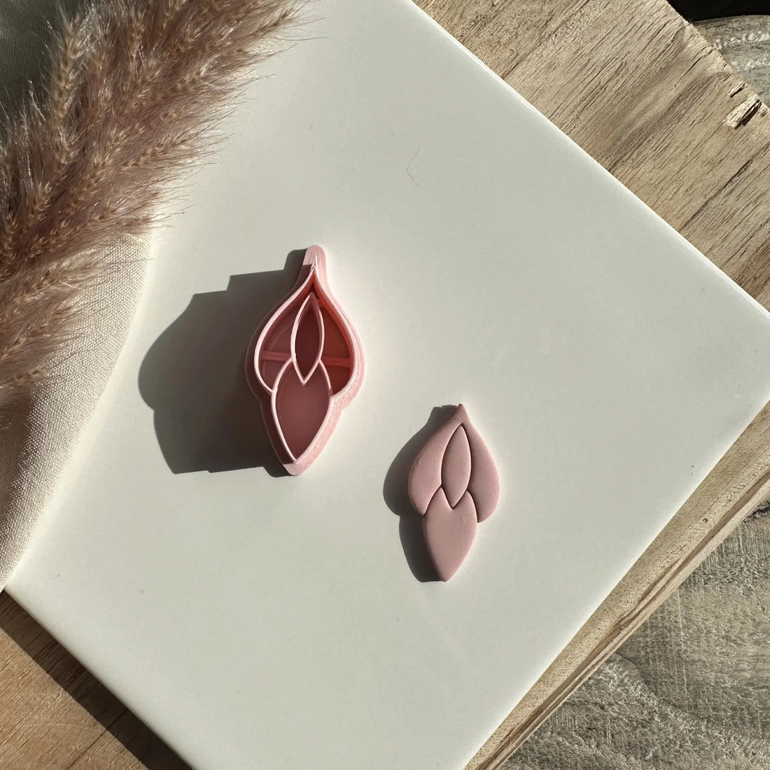 Bell drop embossed cutter - Goat Corp