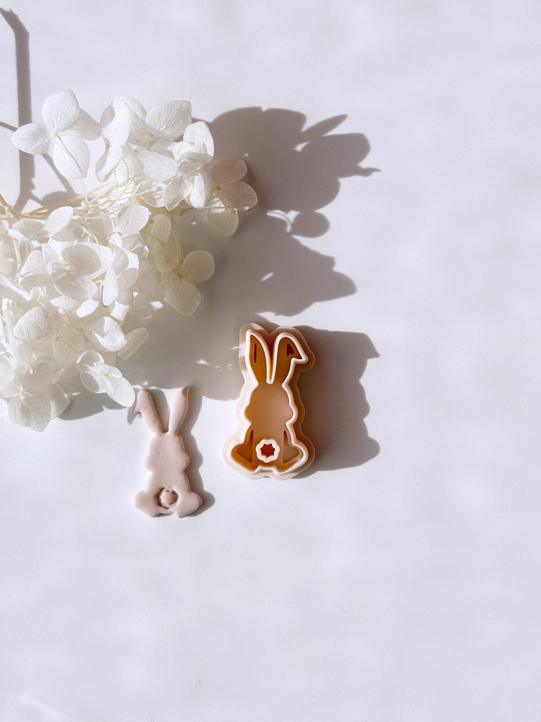 Bunny with fluffy tail cutter - Goat Corp