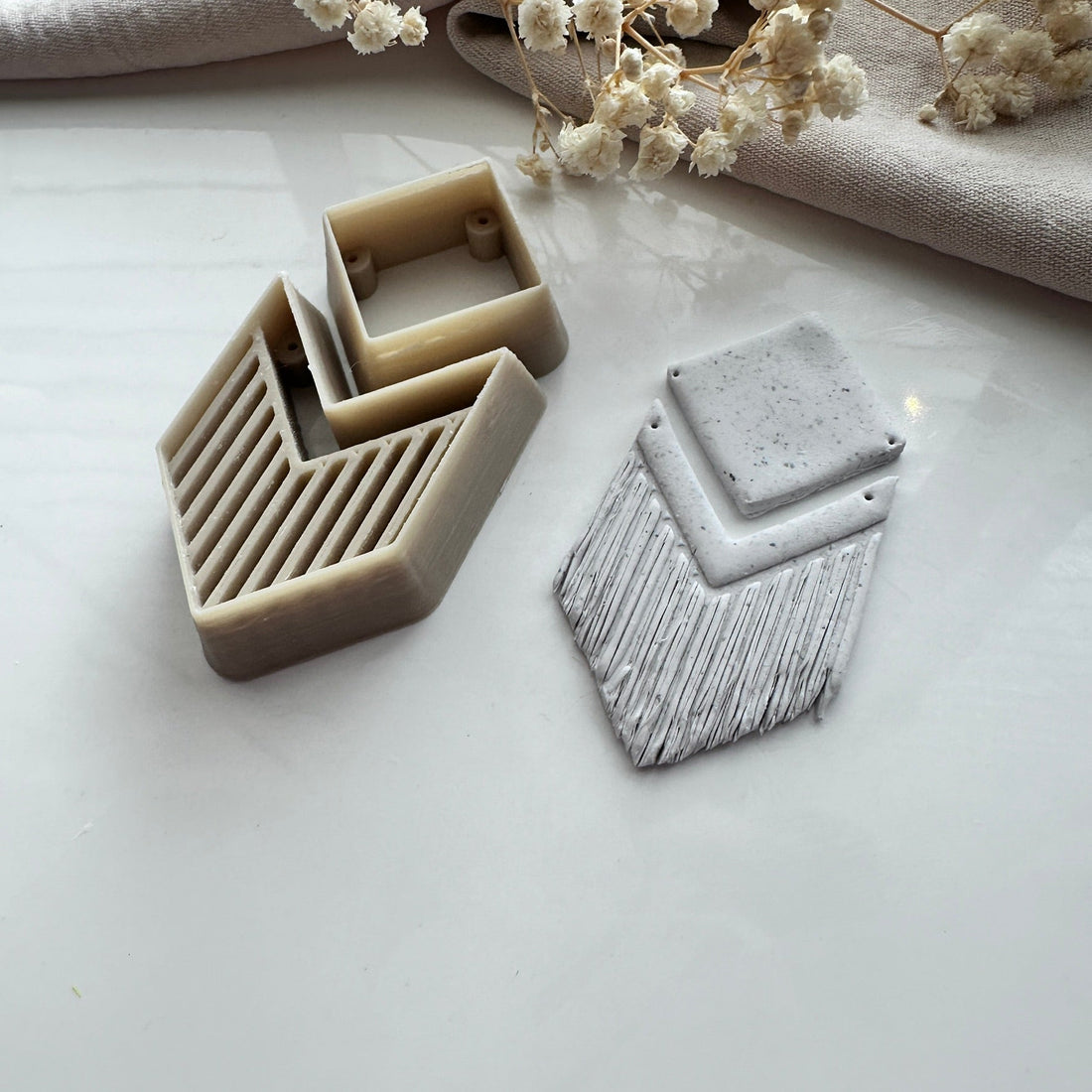 Chevron square ruffle cutter set met boorhulp - Goat Corp