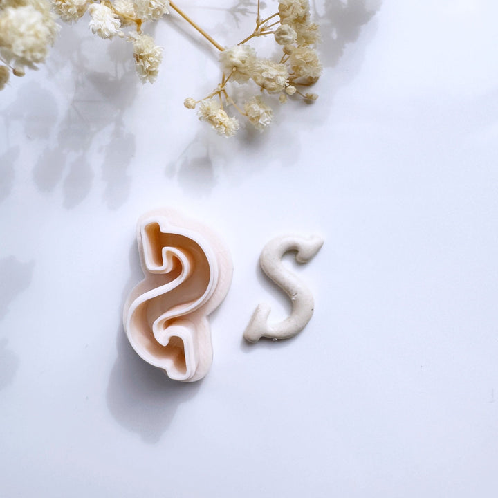 Chocoladeletter S Polymeerklei Cutter - Goat Corp