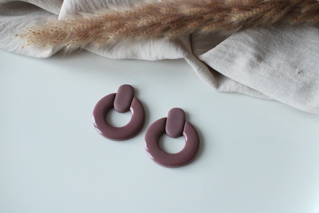 Circle oval embossed stud cutter - Goat Corp