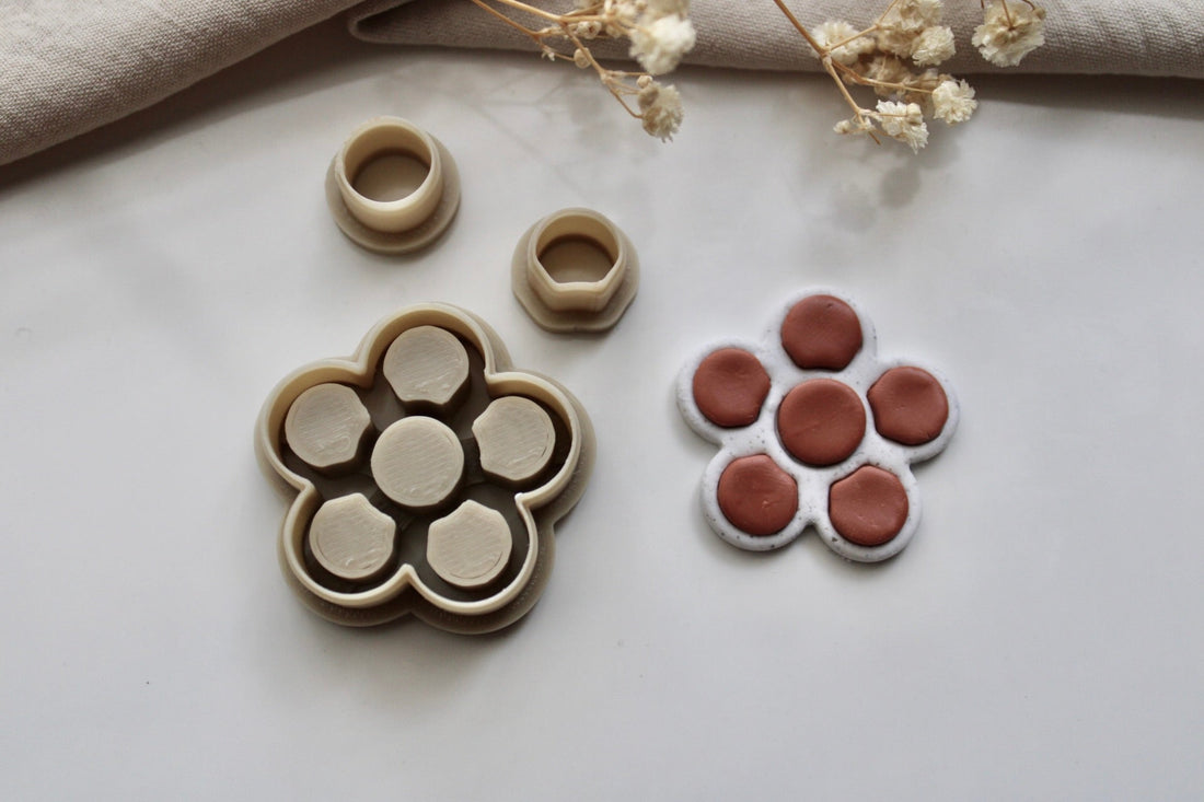Debossed flower cutter set - Goat Corp
