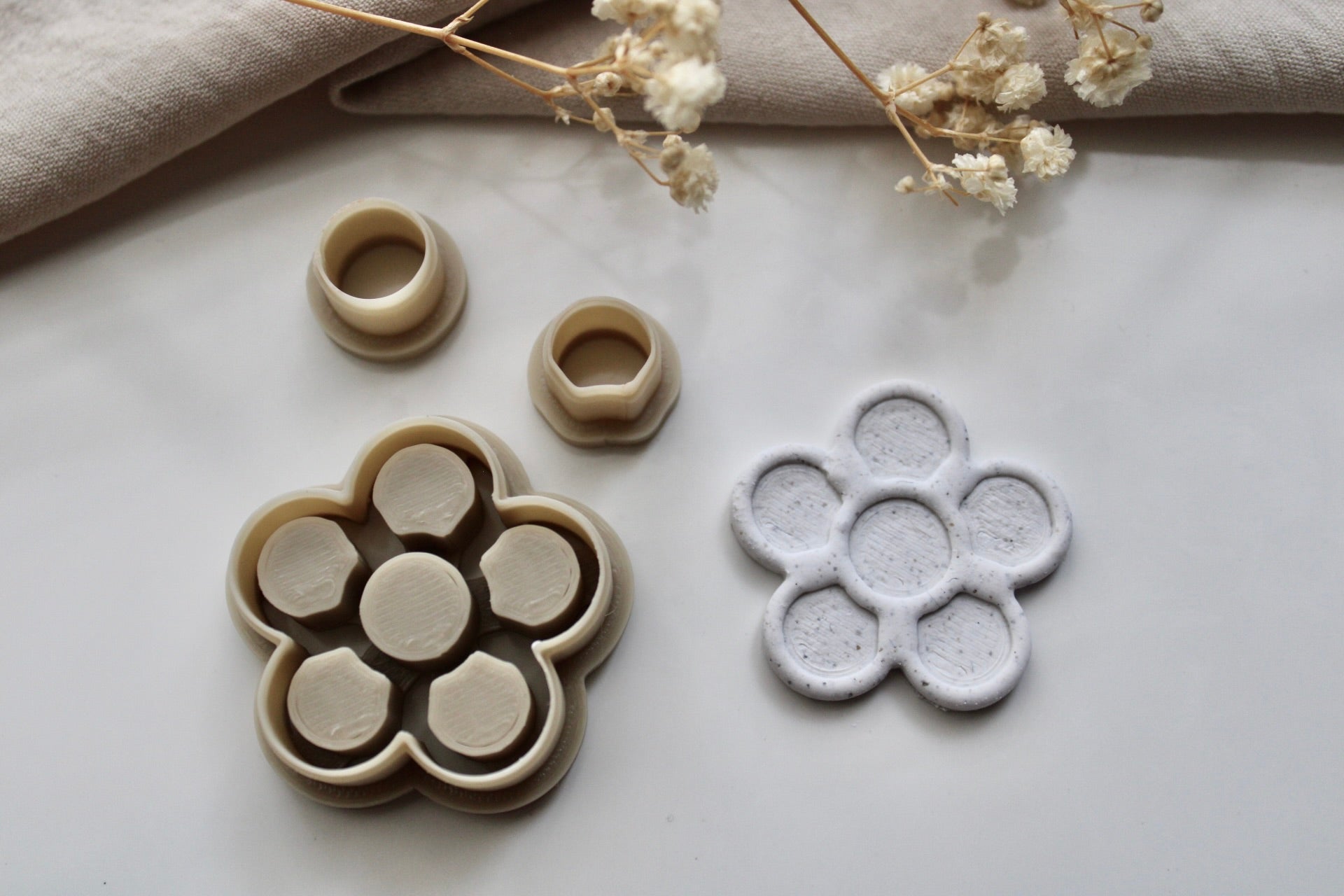 Debossed flower cutter set - Goat Corp