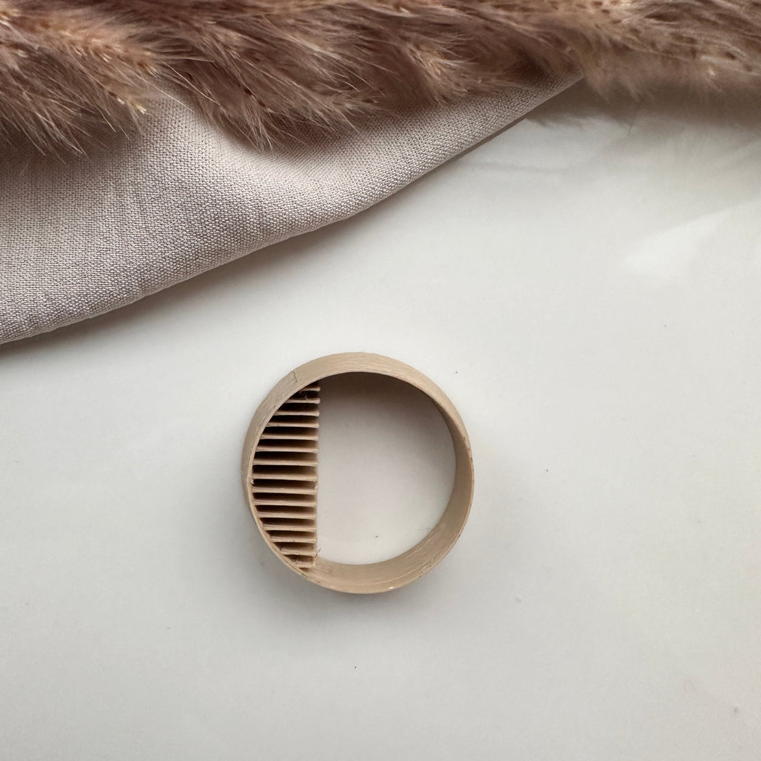 Embossed circle cutter - Goat Corp
