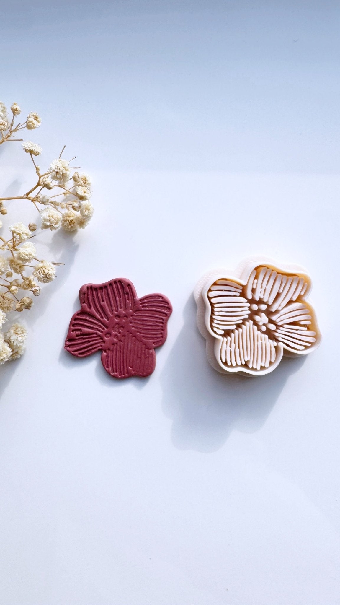 Embossed flower cutter - Goat Corp