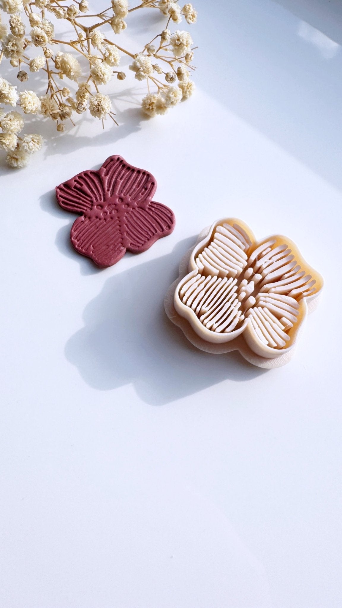 Embossed flower cutter - Goat Corp