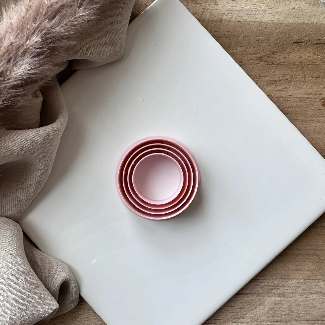 Extruded circle embossed cutter - Goat Corp