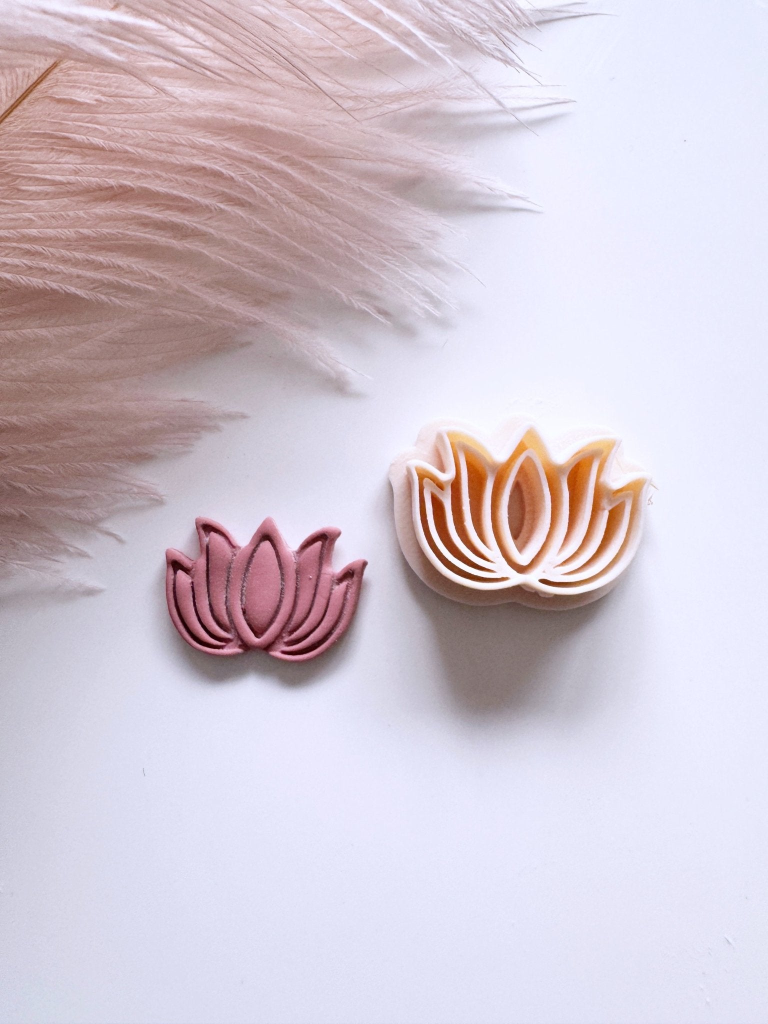 Gentle Curve Lotus - Goat Corp
