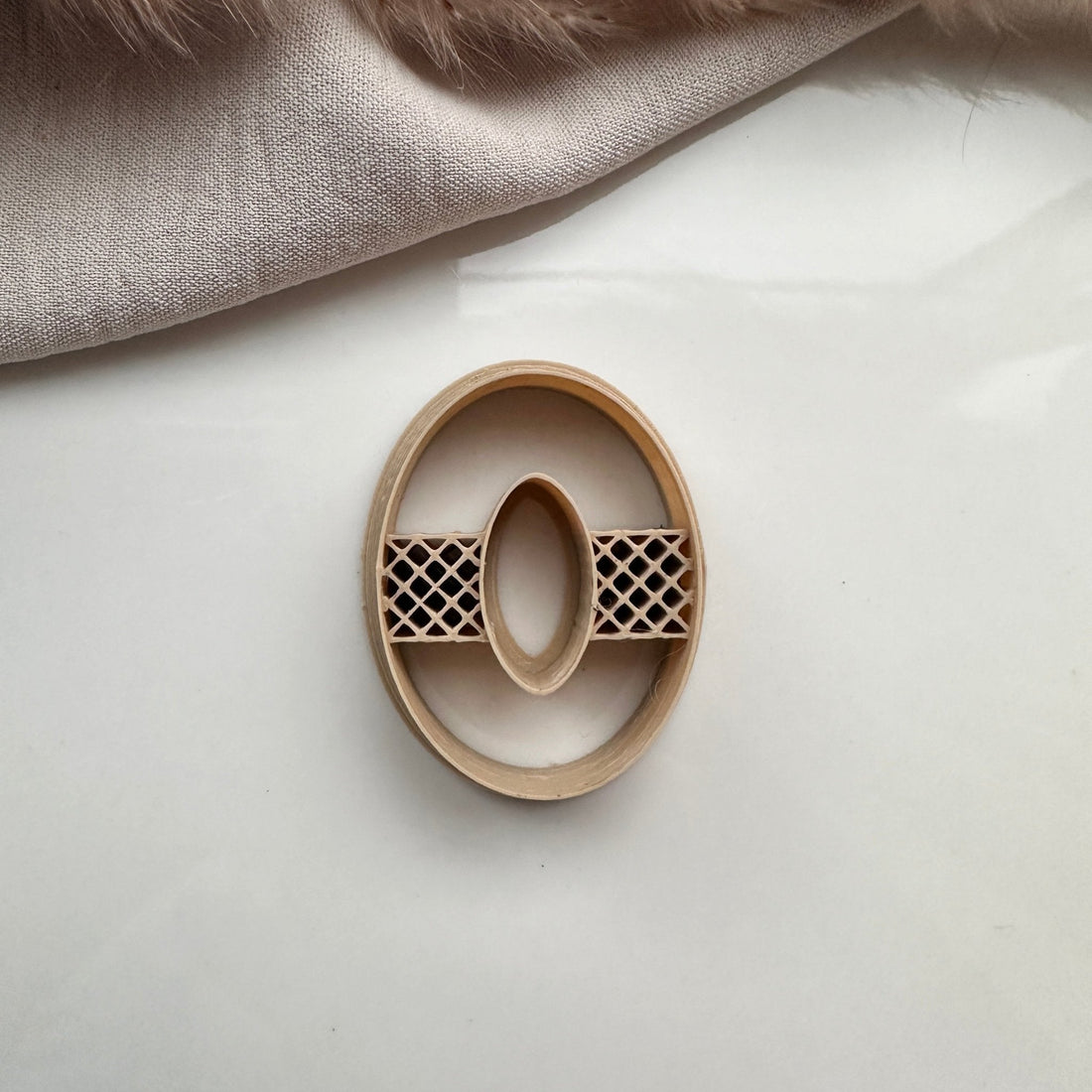 Meshed donut cutter - Goat Corp