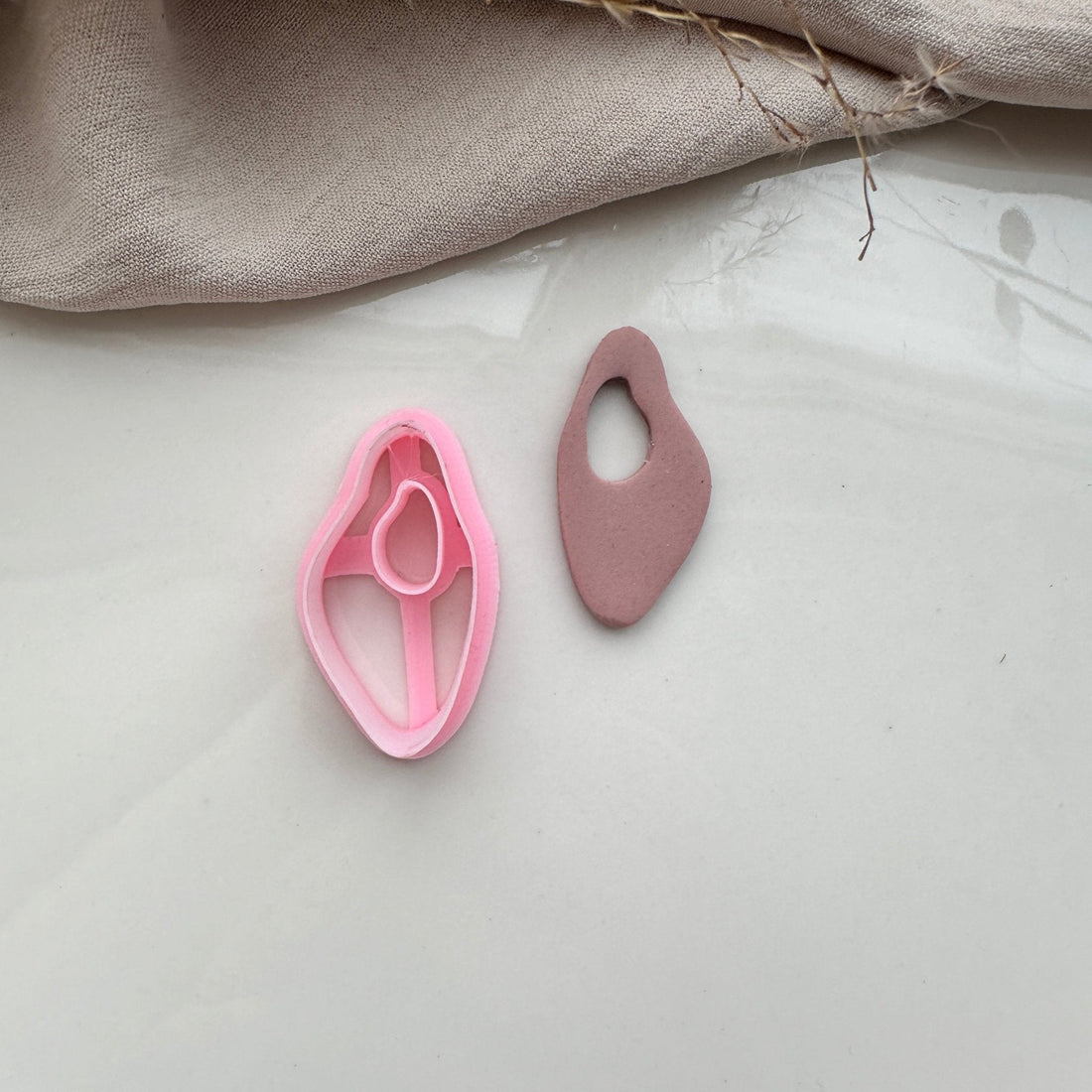 Mirrored Open pebble cutter (set van 2) - Goat Corp