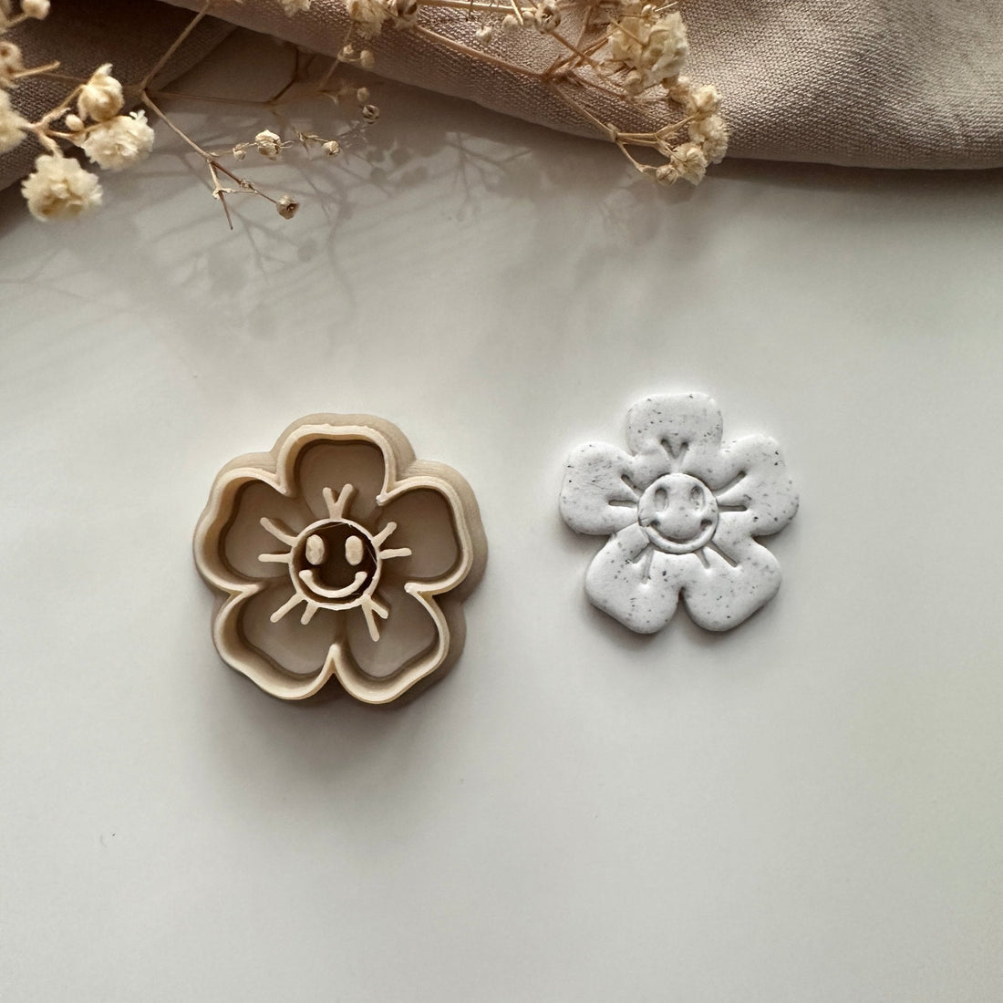 Smiley flower cutter - Goat Corp